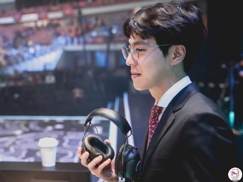 转会最新爆料新闻视频,最新爆料视频揭秘球星动向